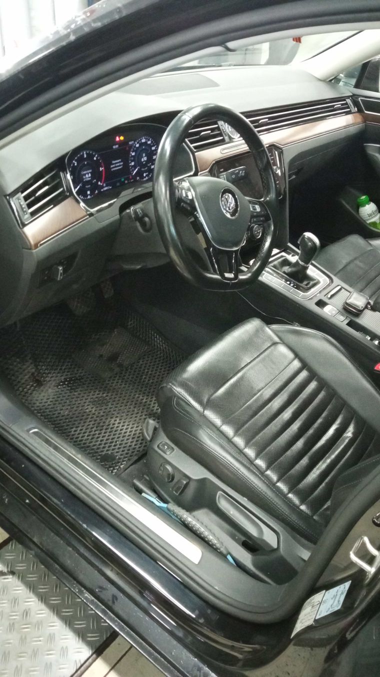 Volkswagen Passat 2018 года, 211 656 км - вид 5