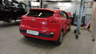 KIA Ceed 2014 года, 74 294 км - вид 3