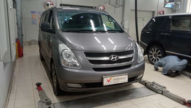 Hyundai H-1 2011 года, 253 987 км - вид 3