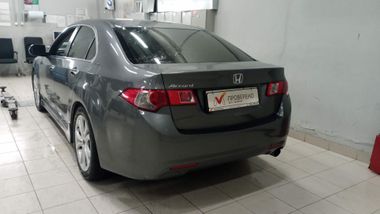 Honda Accord 2008 года, 202 437 км - вид 4