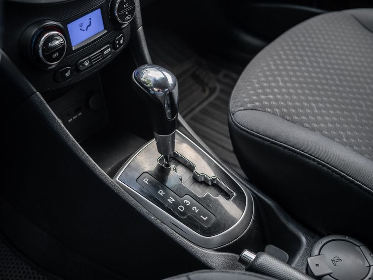 Hyundai Solaris 2011 года, 214 548 км - вид 8