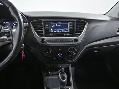 Hyundai Solaris 2018 года, 99 387 км - вид 9