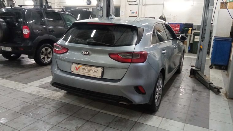 KIA Ceed 2018 года, 150 959 км - вид 3