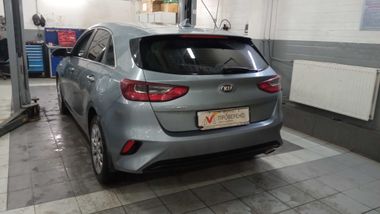 KIA Ceed 2018 года, 150 959 км - вид 4