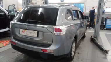 Mitsubishi Outlander 2012 года, 193 948 км - вид 3