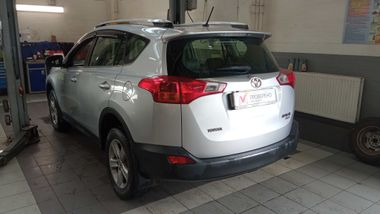 Toyota RAV4 2015 года, 81 000 км - вид 4