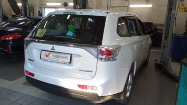 Mitsubishi Outlander 2013 года, 223 209 км - вид 3