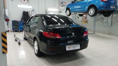 Peugeot 408 2012 года, 230 000 км - вид 4