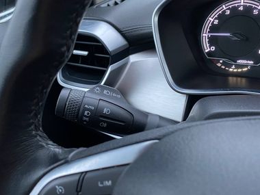 Geely Coolray 2021 года, 100 777 км - вид 9