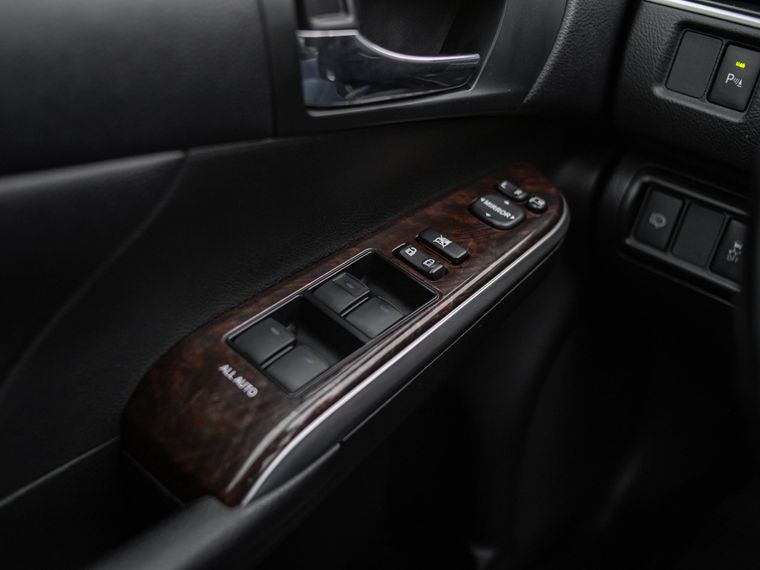 Toyota Camry 2016 года, 244 295 км - вид 13