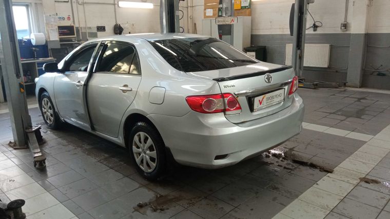 Toyota Corolla 2011 года, 207 562 км - вид 4