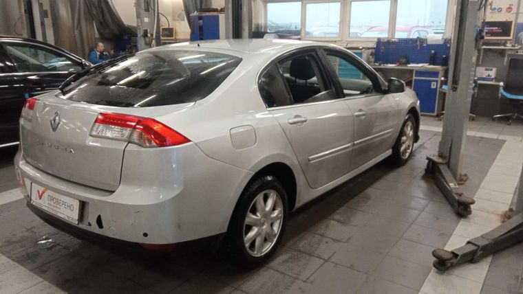 Renault Laguna 2008 года, 303 700 км - вид 3