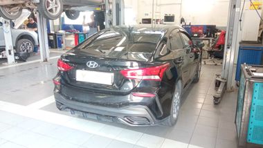 Hyundai Solaris 2019 года, 160 000 км - вид 3