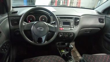 Kia Rio 2010 года, 137 897 км - вид 5