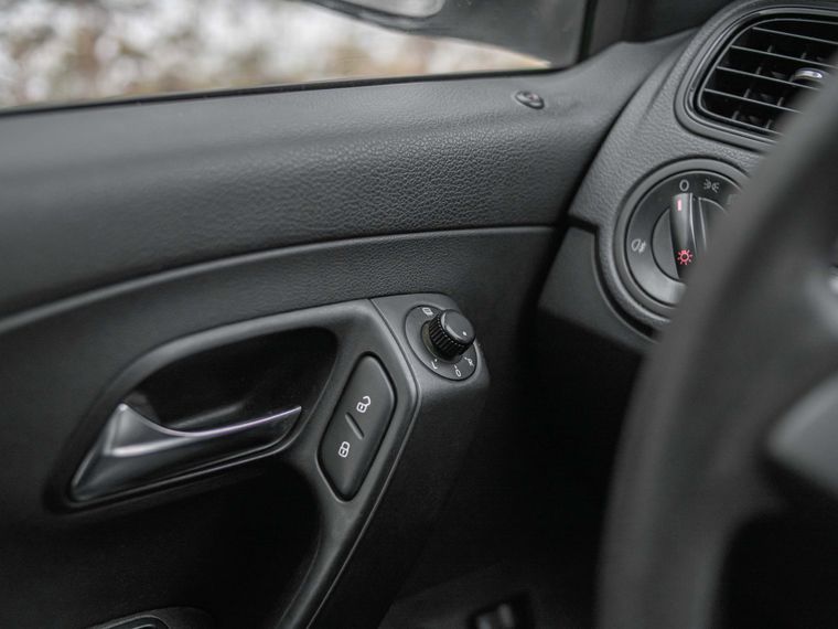 Volkswagen Polo 2011 года, 276 698 км - вид 9