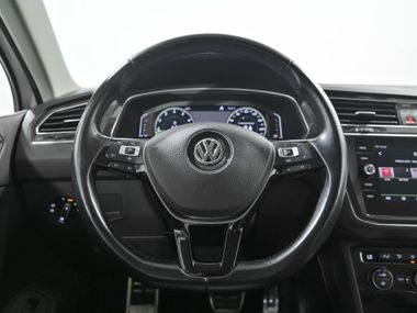 Volkswagen Tiguan 2018 года, 199 542 км - вид 9