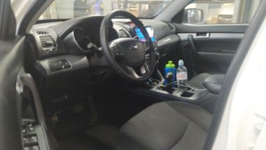 KIA Sorento 2012 года, 200 350 км - вид 5