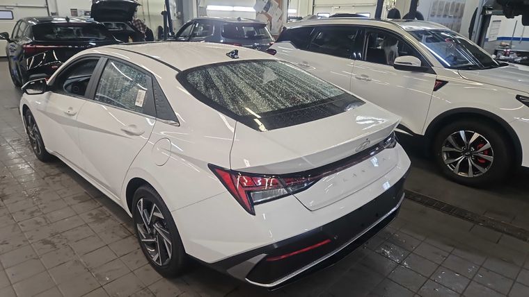 Hyundai Elantra 2024 года, 124 км - вид 3