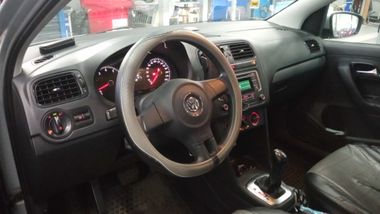 Volkswagen Polo 2014 года, 143 000 км - вид 5