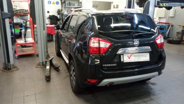 Nissan Terrano 2017 года, 130 000 км - вид 4