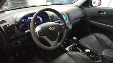 Hyundai i30 2011 года, 239 500 км - вид 5