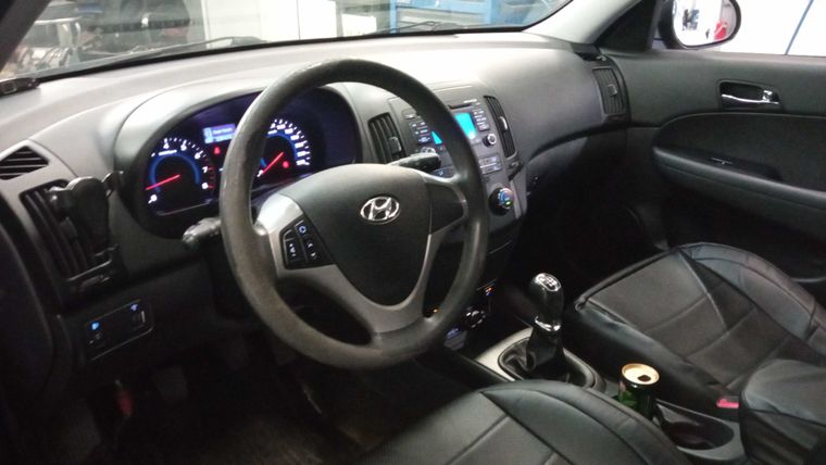Hyundai i30 2011 года, 239 500 км - вид 5