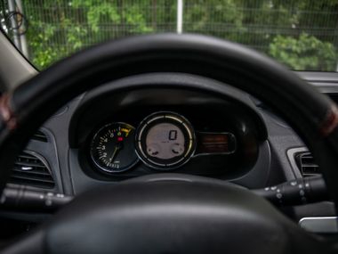 Renault Fluence 2010 года, 260 407 км - вид 5