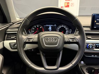 Audi A4 2018 года, 104 877 км - вид 8