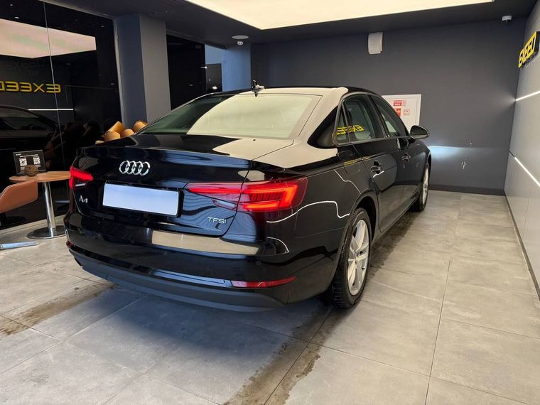 Audi A4 2018 года, 104 877 км - вид 5