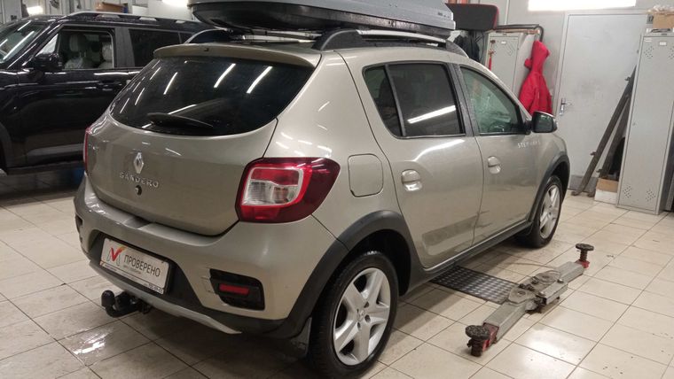 Renault Sandero Stepway 2017 года, 131 546 км - вид 3