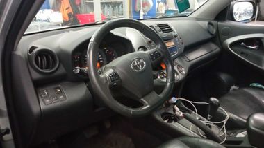Toyota RAV4 2011 года, 241 000 км - вид 5