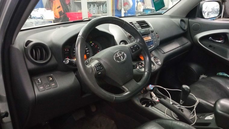 Toyota RAV4 2011 года, 241 000 км - вид 5