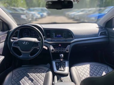 Hyundai Elantra 2018 года, 94 972 км - вид 13