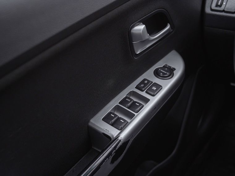 Kia Rio 2013 года, 309 936 км - вид 9