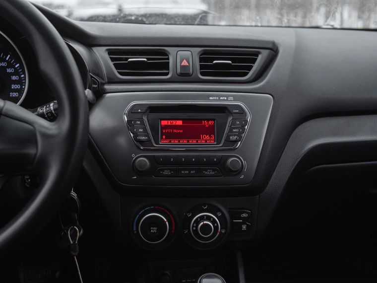 Kia Rio 2013 года, 309 936 км - вид 7