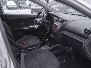Kia Rio 2013 года, 309 936 км - вид 11