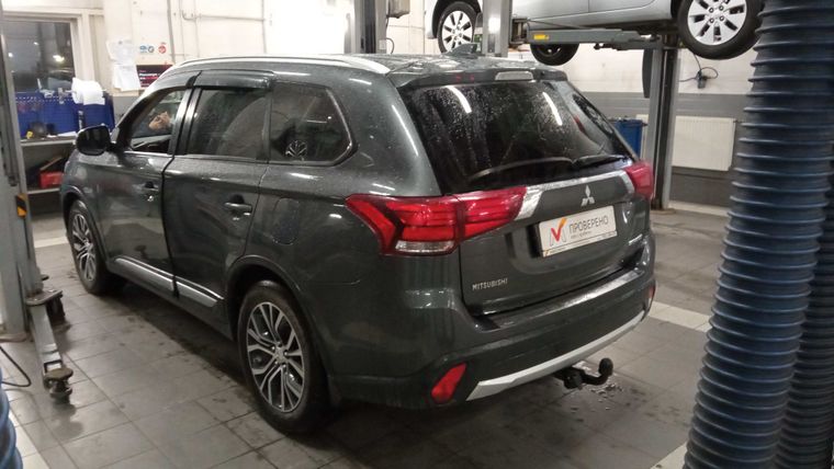 Mitsubishi Outlander 2018 года, 130 124 км - вид 4 Mitsubishi Outlander 2018 года, 130 124 км - вид 4