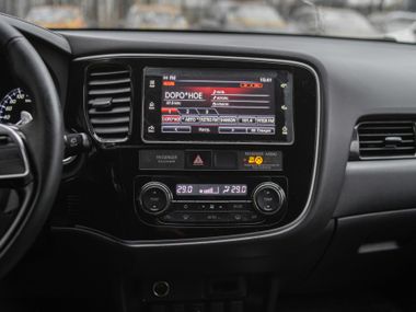 Mitsubishi Outlander 2018 года, 130 124 км - вид 8