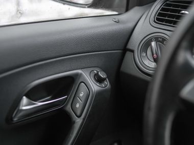 Volkswagen Polo 2011 года, 230 000 км - вид 9