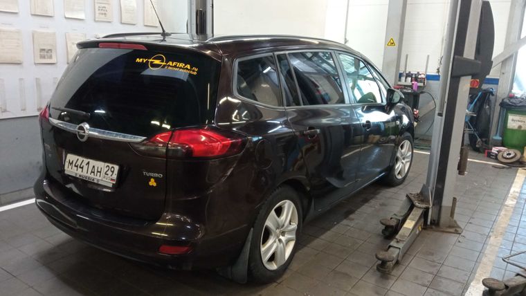 Opel Zafira 2013 года, 247 000 км - вид 3