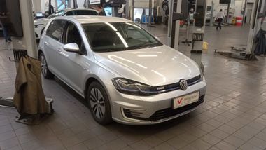 Volkswagen Golf 2019 года, 81 339 км - вид 3