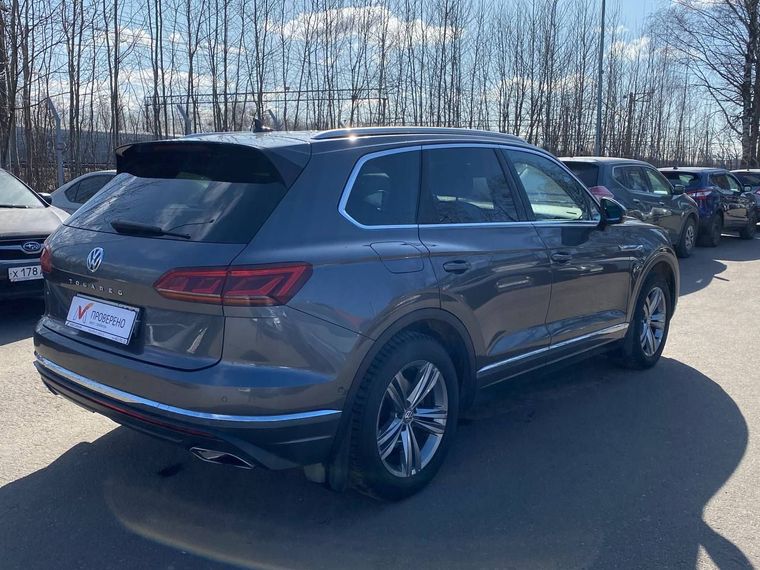 Volkswagen Touareg 2019 года, 105 827 км - вид 4