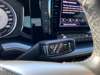 Volkswagen Touareg 2019 года, 105 827 км - вид 11