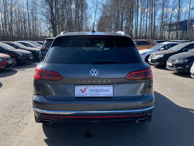 Volkswagen Touareg 2019 года, 105 827 км - вид 5