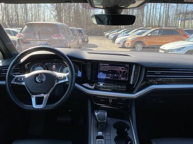 Volkswagen Touareg 2019 года, 105 827 км - вид 7