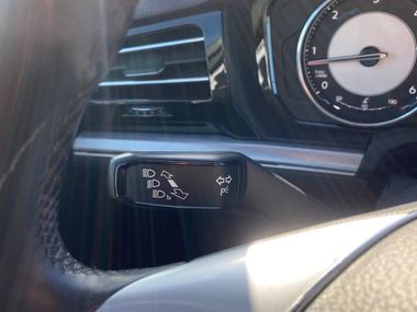 Volkswagen Touareg 2019 года, 105 827 км - вид 9
