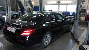 Mercedes-Benz E-класс 2019 года, 294 419 км - вид 3
