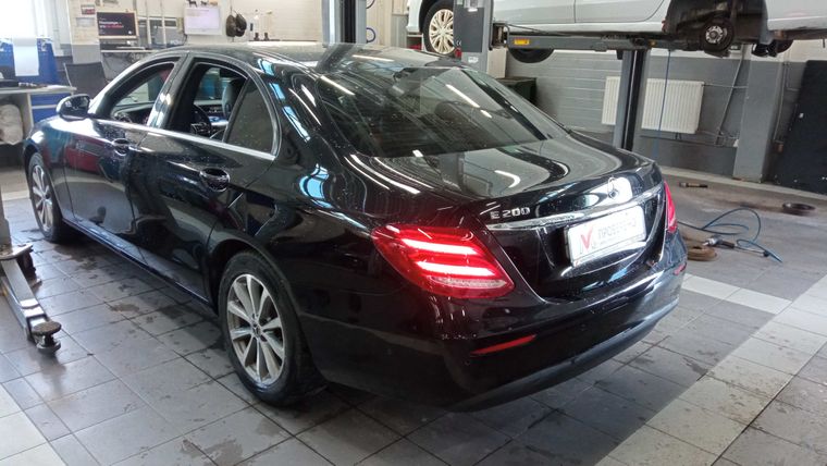 Mercedes-Benz E-класс 2019 года, 294 419 км - вид 4