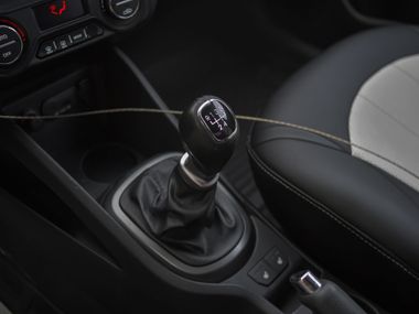 Kia Rio 2012 года, 125 000 км - вид 8