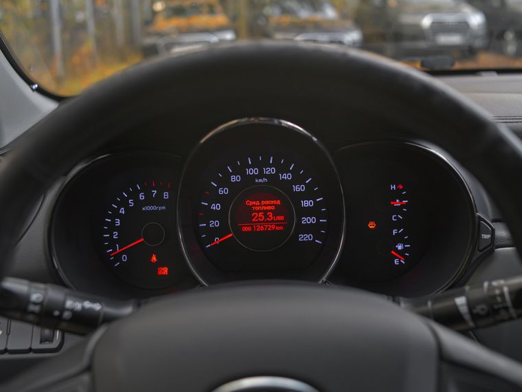 Kia Rio 2012 года, 125 000 км - вид 5